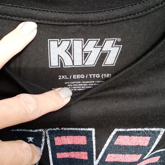KISS kids black T-shirt a few sizes available NEW w tags Stars & Stripes - Picture 3 of 7